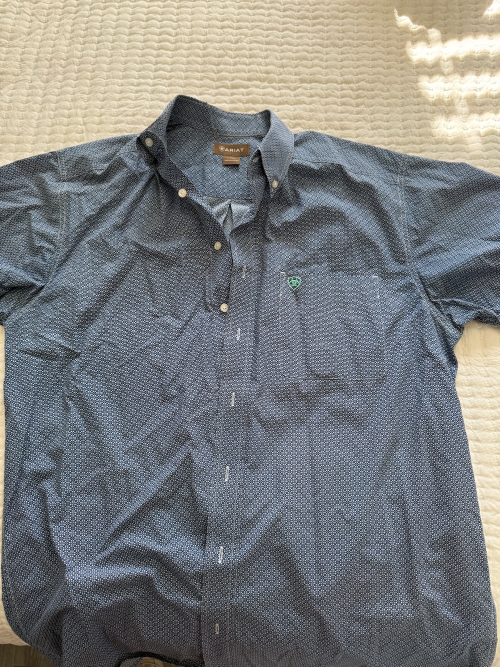 Lot of 4 Men’s Short Sleeve Button down shirts